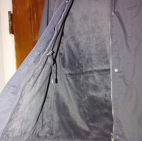 Free Country Grey Reversible Rain Coat. - Picture 5 of 11